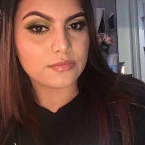 Meet your Posher, Angelica